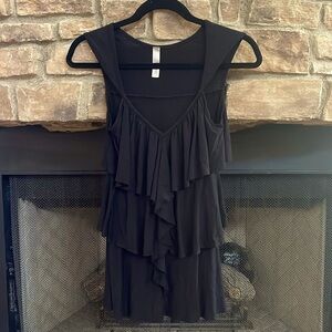 Ventti black sleeveless v-neck top with cascading ruffles. Small